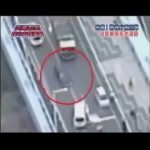 【動画】日本で白バイや一般車に体当たりしながら逃走するカーチェイスを繰り広げる動画