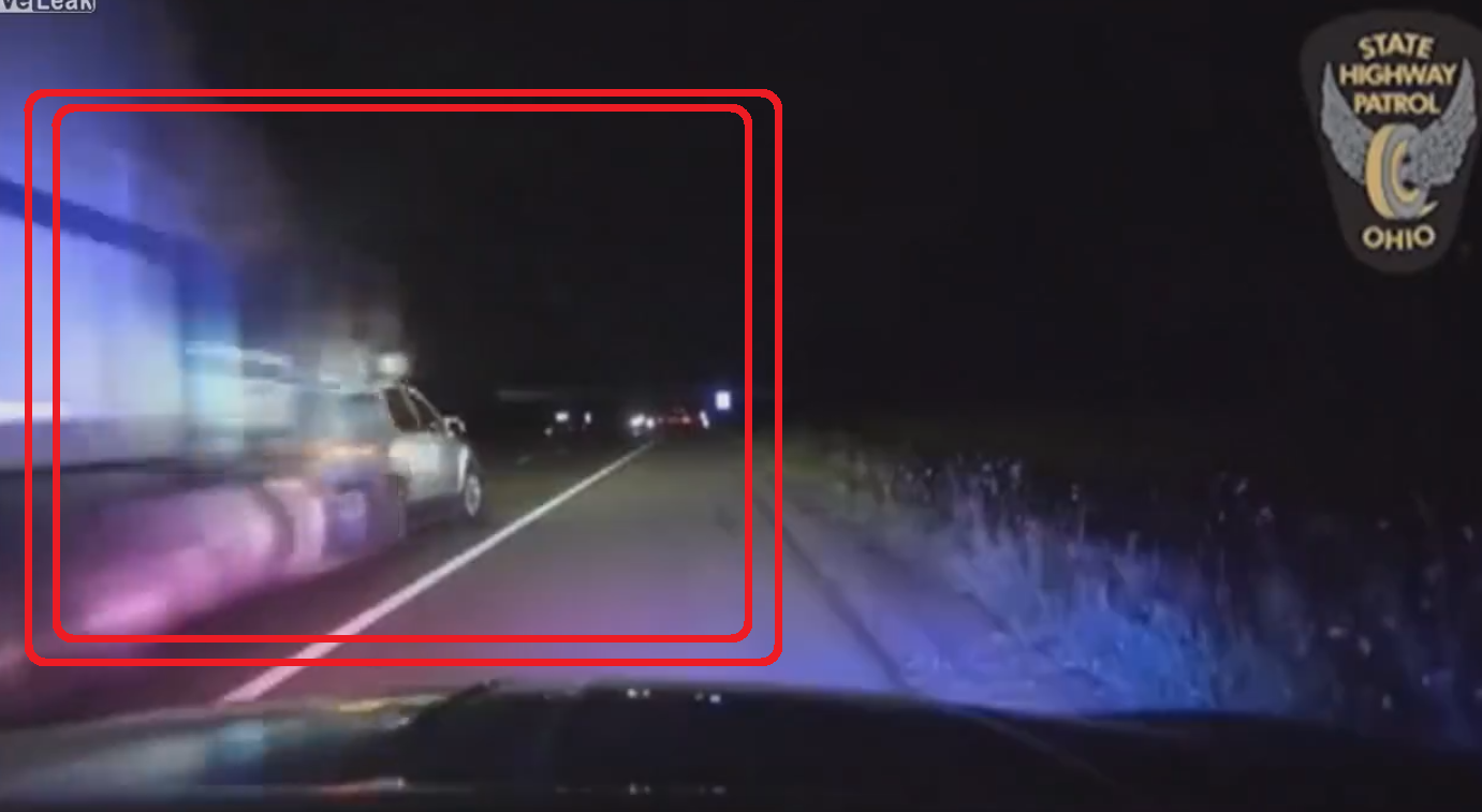 【海外ニュース・動画】トラックが高速で追突、4人死亡が死亡する事故の様子が公開される。 近江通信 【海外ニュース・動画】トラックが高速で追突、4人死亡が死亡する事故の様子が公開される。 近江通信