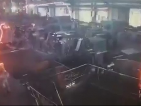 中国の鉄工場で発生した事故の様子