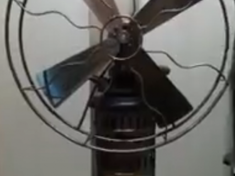 謎の扇風機のようなもの