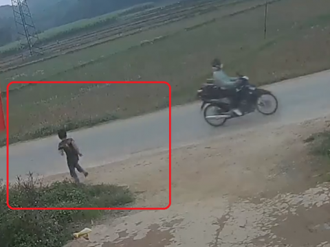 道路に飛び出す子供