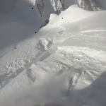 【国内ニュース・動画】雪山の深い溝「クレバス」に転落。恐怖体験が動画と共にツイート。