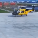 離陸をしようとするイタリア警察のヘリコプター
