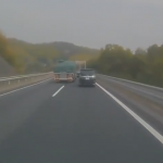 【国内ニュース】山陽道上りでトラックと普通車が衝突。動画がツイートされる。