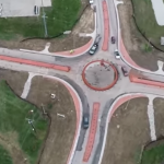 【動画ニュース】初めての環状交差点は大失敗。カオスなことになる道路の様子が公開。