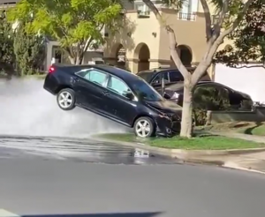 車の下を洗う方法