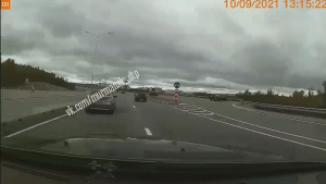 高速道路を暴走する撮影車のドラレコ