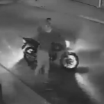 【海外ニュース】ブラジルで配達バイクが強盗未遂に。監視カメラの映像が公開。